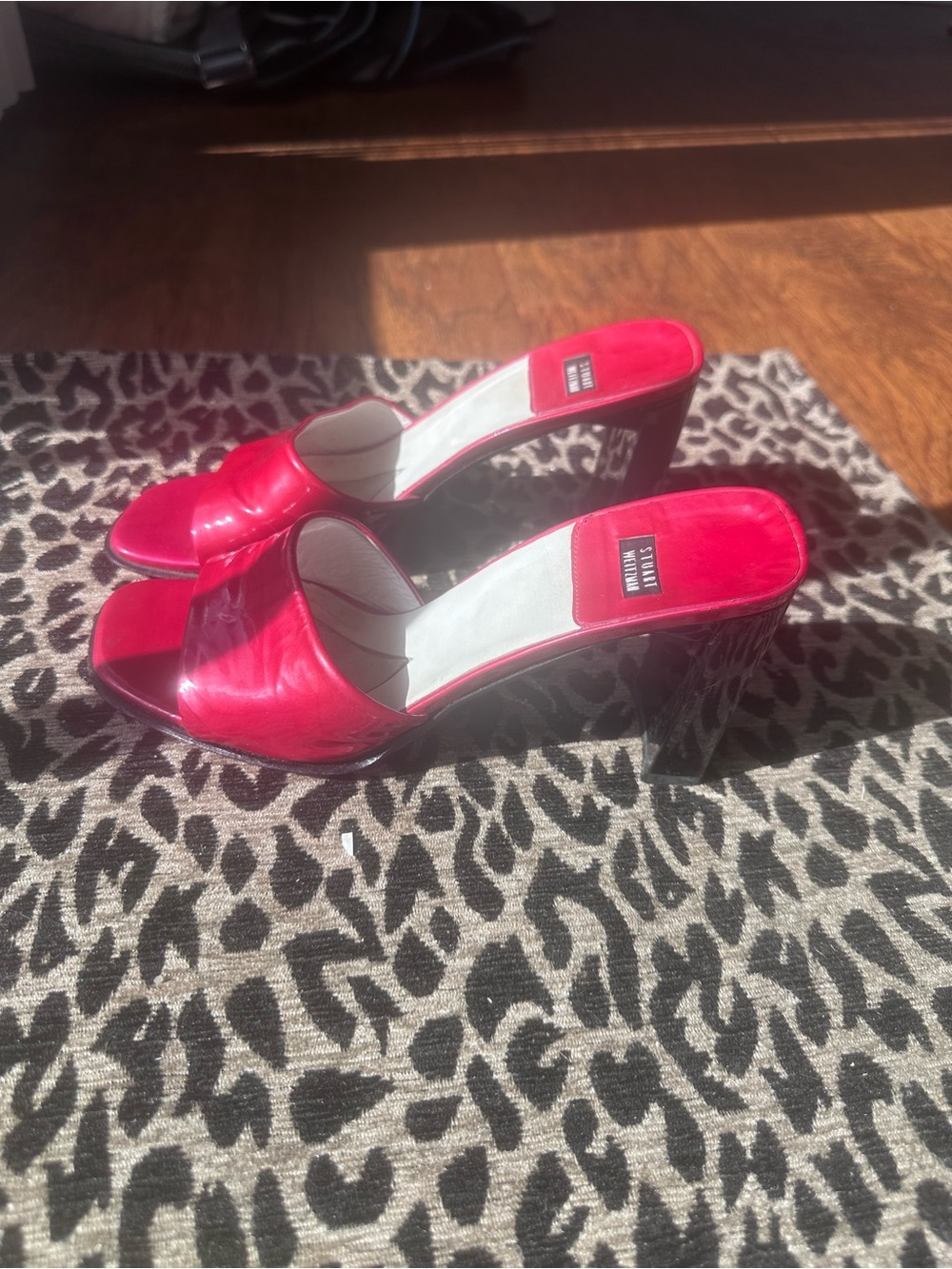 Candy red-pink patent vintage heels